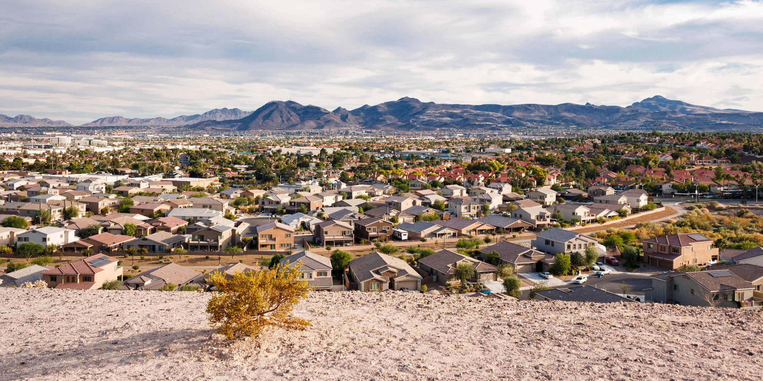Henderson-Nevada-Neighborhood-Mountains-10312024-1
